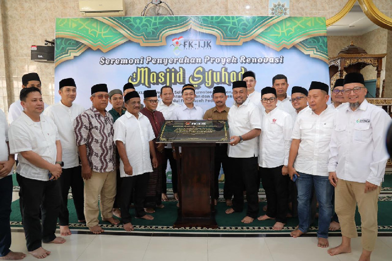 Perkuat Kepedulian Sosial, FKIJK Aceh Renovasi Masjid Syuhada Kuala Simpang