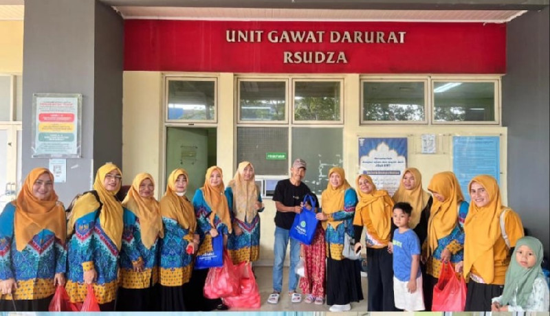 PGMNI Aceh Bagikan 320 Paket Berbuka untuk Abang Becak, Pasien dan Nakes RSUZA