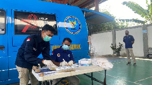 Pastikan Mudik Aman, BNNP Aceh Periksa Urine Sopir Angkutan