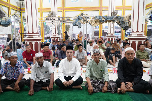PT PEMA Buka Puasa Bersama Warga Terdampak Banjir di Pidie Jaya