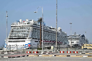 Ribuan Penumpang Kapal Pesiar Terdampar di Teluk Akibat Perang Iran dengan AS dan Israel