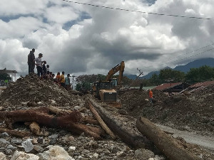 Korban Bencana Bagaikan Jatuh Tertimpa Tangga