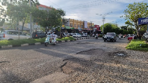 Jalan Rusak di Banda Aceh Dibiarkan, Pejabat Bisa Diseret Ancaman Pidana