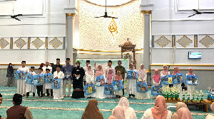 Ratusan Santri Wisuda Daurah Al-Qur&rsquo;an Ramadhan di Masjid Oman Al-Makmur