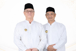 Mengharukan! Bupati Bener Meriah Pilih Salat Idulfitri Bersama Korban Bencana di Huntara