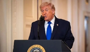 Trump Desak Iran Menyerah Tanpa Syarat, Upaya Diplomasi Terancam Buntu