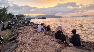 Pantai Ulee Lheue Jadi Favorit Warga Banda Aceh untuk Ngabuburit Ramadan 1447 H