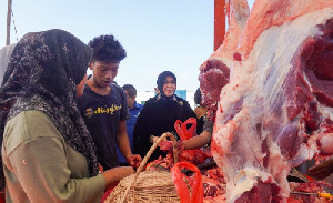 Warga Banda Aceh Serbu Pasar Murah Daging Meugang, Harga Rp140 Ribu per Kg