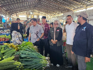 Jelang Ramadhan, Disperindag Aceh dan Asisten III Lakukan Sidak Pasar