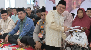 Wagub Aceh Buka Puasa Bersama Korban Bencana di Huntara Pidie Jaya