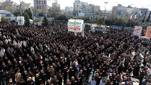 Iran Gelar Salat Idulfitri di Mashhad di Tengah Perang dengan AS dan Israel