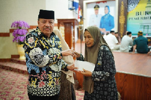 Sambut Lebaran, Bupati TRK Salurkan Rp5,5 Miliar Zakat untuk Ribuan Warga Nagan Raya