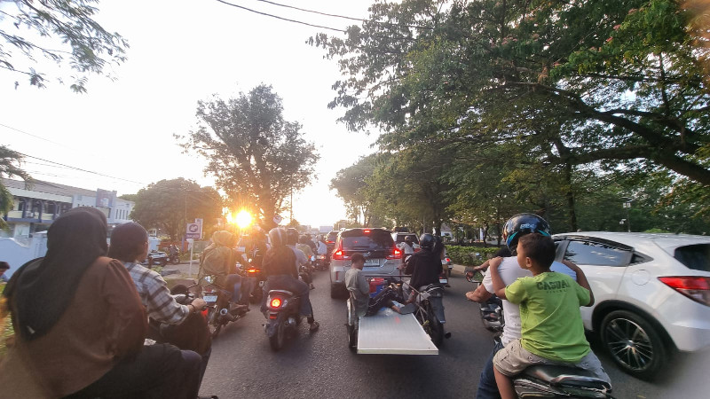 Jalan Blang Padang-Ulee Lheu Macet Parah, Warga Harap Ada Polisi Mengatur Lalu Lintas