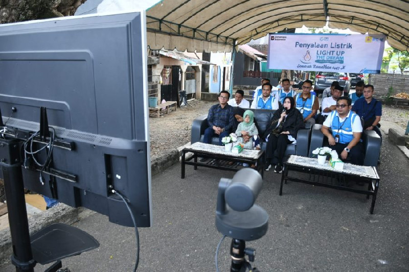 Light Up The Dream: 38 Rumah Warga Banda Aceh Nikmati Sambungan Listrik Gratis