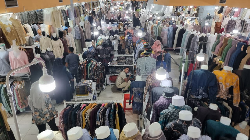 Jelang Lebaran, Pusat Perbelanjaan di Banda Aceh Dipadati Pengunjung