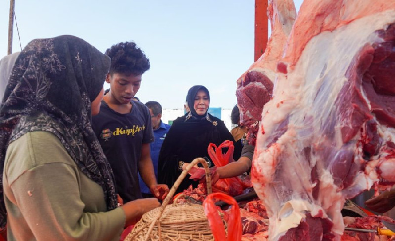 Warga Banda Aceh Serbu Pasar Murah Daging Meugang, Harga Rp140 Ribu per Kg