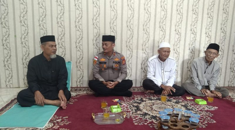 Momen Idulfitri, Kapolsek Pasieraja Pererat Hubungan dengan Ulama Aceh Selatan