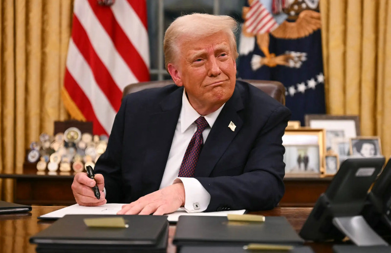 Trump, Dua Kali Dimakzulkan, Kini Dihantui Bayang-Bayang Iran