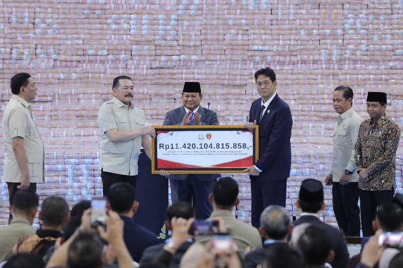 Kejagung Serahkan Rp11,4 Triliun, Menkeu: Kita makin Kaya!
