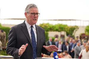 Starmer Tegaskan NATO Penting bagi AS, Tanggapi Ancaman Trump