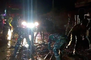 Banjir Pidie Jaya, Danrem Lilawangsa  Kerahkan TNI Bantu warga