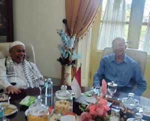 Silaturahmi di Meuligoe, Wali Nanggroe dan Abu Paya Pasie Bahas Sinergi Ulama-Umara