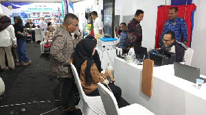 Warga Serbu Stan Disdukcapil di Banda Aceh Experience, Bisa Cetak KTP di Tempat