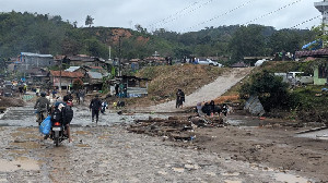 Mengurai Kerja Besar Negara di Aceh Pasca Banjir dan Longsor