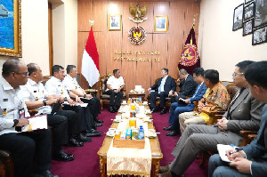 Wamenhan Terima CEO ALIT, Bahas Kerja Sama Teknologi Pertahanan