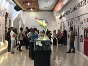 Pengalaman Belajar Kontekstual: Mahasiswa Sosiologi Agama UIN Ar-Raniry Menyambangi Museum Aceh