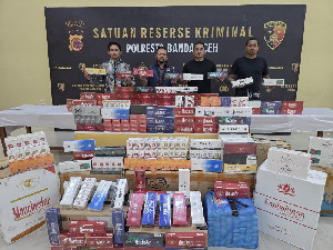 Aksi Undercover Buy Bongkar Bisnis Rokok Ilegal Mahasiswa Bireuen di Banda Aceh