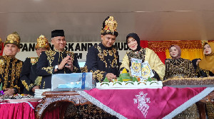 Potong Tumpeng HUT ke-821, Illiza Ajak Warga Jaga Banda Aceh sebagai Rumah Bersama