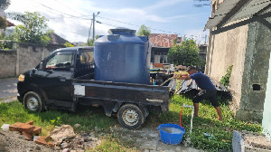 Sudah 7 Hari Air PDAM di Lamdingin Tidak Mengalir, Warga Beli Air Rp120 Ribu per Mobil
