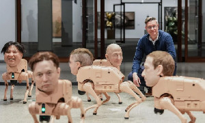 Robot Anjing Berwajah Tokoh Dunia Dipamerkan di Berlin, Soroti Peran Algoritma