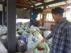 Gampong Lam Asan Aceh Besar Kelola Sampah Mandiri Lewat TPS-3R