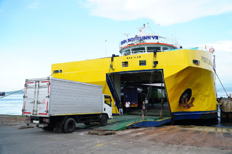 Ketapang Padat 7 Km, ASDP Pisahkan Dermaga Penumpang dan Logistik