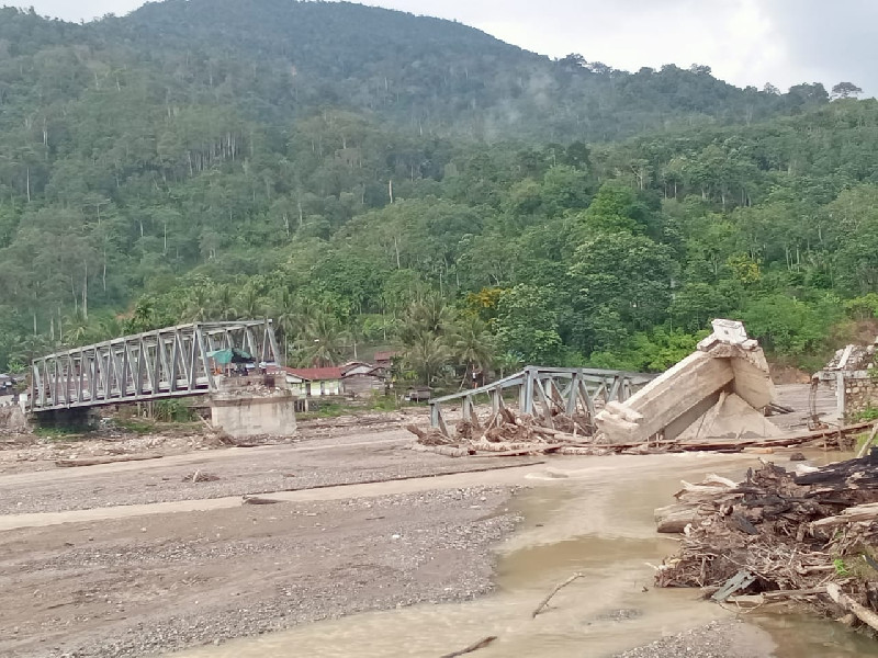 Jembatan Pintu Rime Pining Ambruk Berbulan-bulan, Ketua Pemuda Kecam Keras Pemkab Gayo Lues