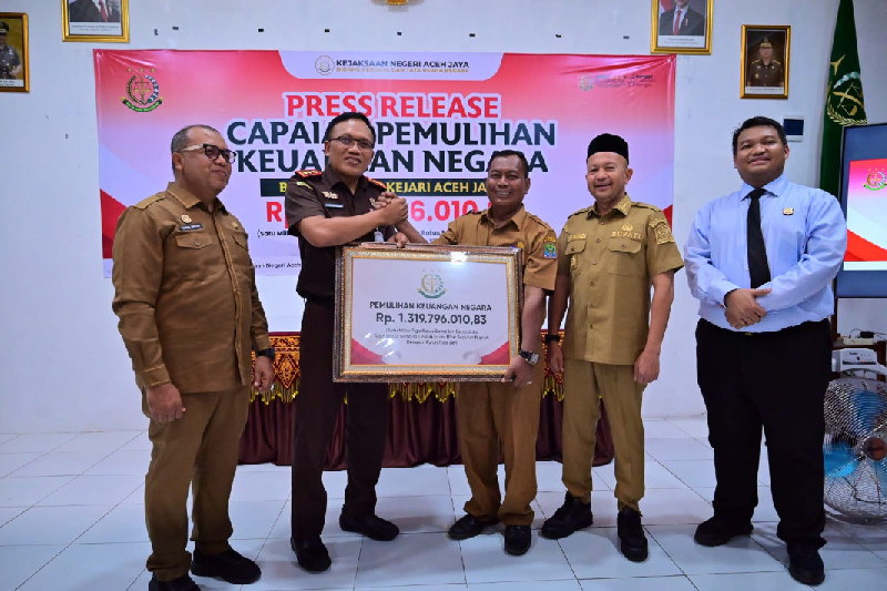 Bupati Safwandi Apresiasi Kejari Aceh Jaya, Pemulihan Keuangan Negara Tembus Rp1,3 Miliar