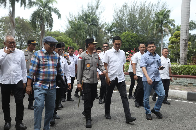 Tinjau Kerusakan Kantor Gubernur Aceh Pasca Demo, Kapolda:  Tracking Siapa Yang Biayai