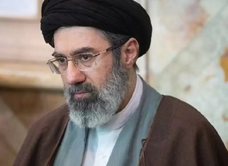 Pemimpin Tertinggi Iran Dikabarkan Bersembunyi, Komunikasi Hanya Lewat Kurir