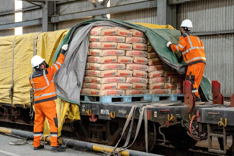 Laba Kuartal I PT Solusi Bangun Indonesia Melonjak 111%