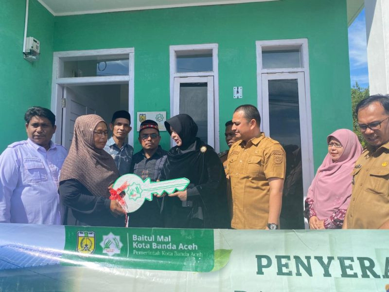 Pemko Banda Aceh Salurkan Bantuan Sosial untuk Fakir Uzur dan ABK