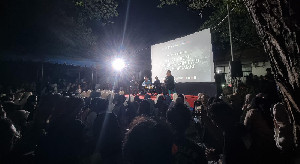 Nobar Film Pesta Babi di Aceh Dipadati Ribuan Penonton, Dandhy Laksono Datang Langsung