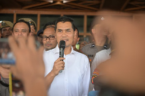 Sekda Aceh Temui Massa Aksi, Tegaskan Pergub JKA Tak Kurangi Hak Berobat Warga Miskin