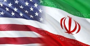 Iran Klaim Serang Kapal Perang AS usai Tanker Minyak Diserang di Teluk