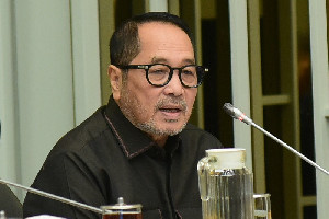 Harga TBS Anjlok, Komisi IV DPR Desak Evaluasi Sistem Ekspor Sawit Satu Pintu