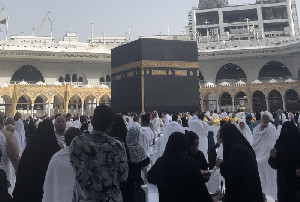 MUI Usul Jadwal Khusus bagi Jamaah yang Ingin Mencium Hajar Aswad
