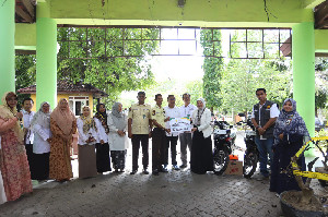USK Serahkan Motor Baru untuk Satpam FP Pascainsiden Kebakaran