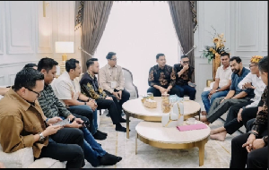 Ade Jona Temui Mualem, Bahas Penguatan Investasi di Aceh