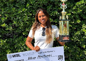 Peselancar Indonesia Dhea Natasya Tembus Elite Longboard Dunia